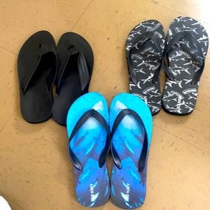 Boys flip-flops size 5/6